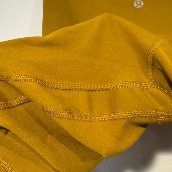 Golden Lululemon Align biker shorts - Picture 5 of 5